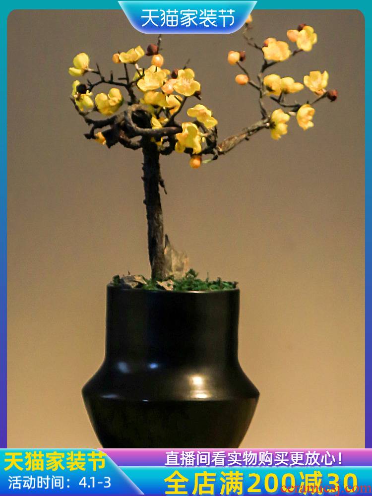 Jingdezhen retro nostalgia sitting room, dining - room simulation twisting, name plum flower pot creative home decoration vase furnishing articles