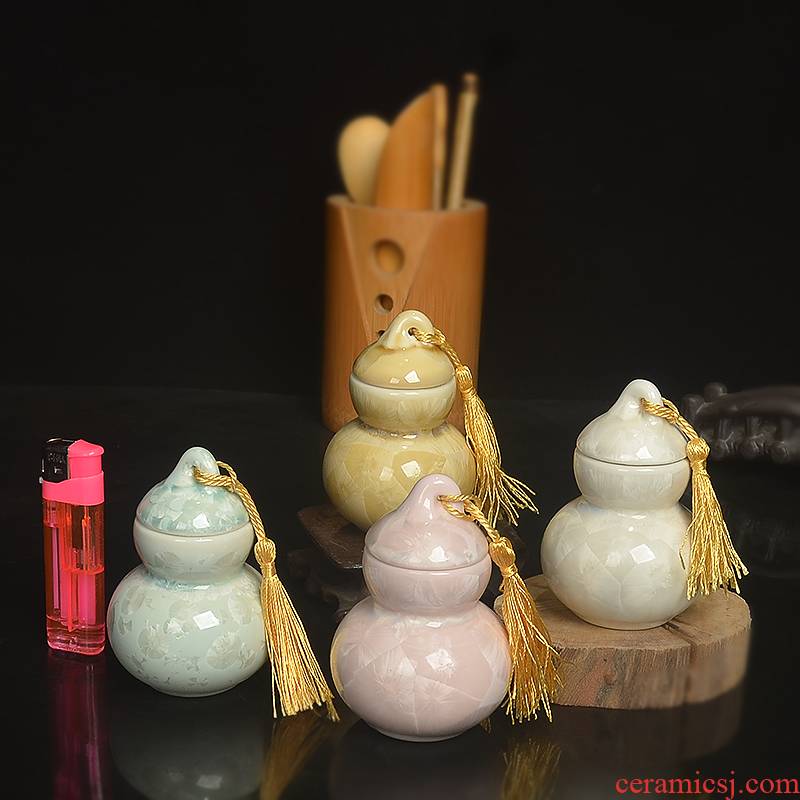 The Mini small antique Chinese pottery and porcelain jar with cover seal household porcelain pot small caddy fixings powder small porcelain jar