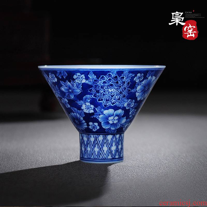 Jingdezhen ceramic cups perfectly playable cup flower kung fu tea cup single CPU hand - made porcelain sample tea cup cup