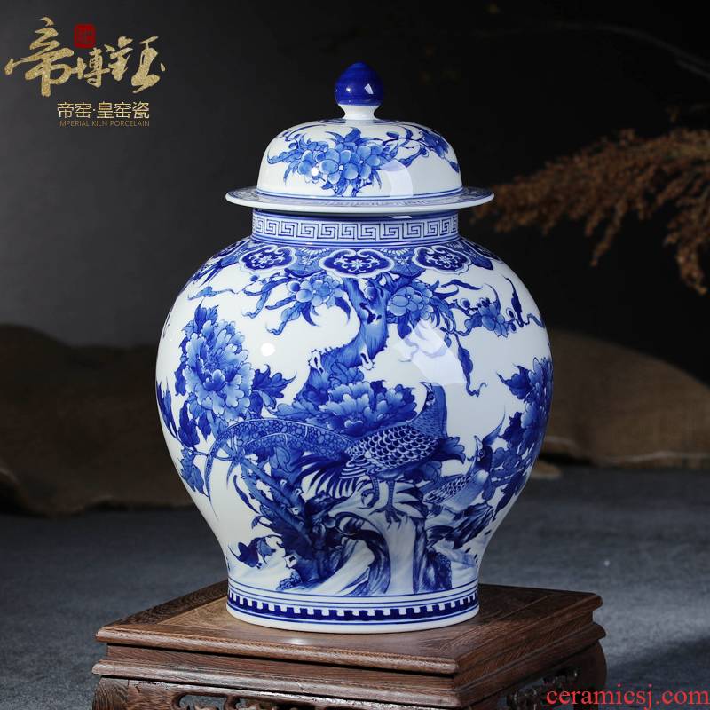 Jingdezhen ceramics vase furnishing articles cover antique hand - made of blue and white porcelain tea pot to decorate the sitting room household decoration