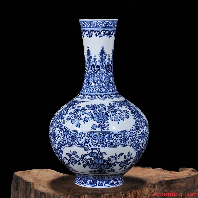 Qianlong style antique hand - made porcelain of jingdezhen ceramics window four seasons vase household decorations study furnishing articles