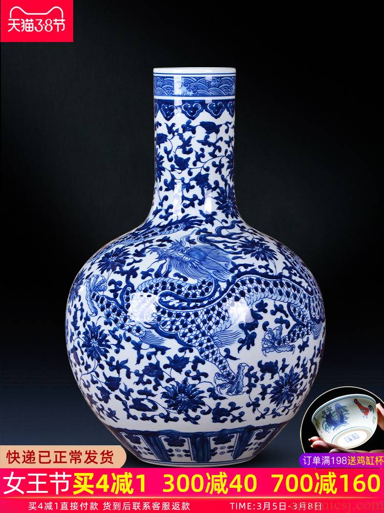 Jingdezhen ceramics vase of blue and white porcelain dragon tree, a Chinese style living room TV ark, furnishing articles home decoration
