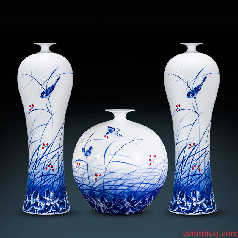 Jingdezhen ceramics three - piece hand blue and white porcelain vase is placed the new Chinese style household, sitting room porch decoration