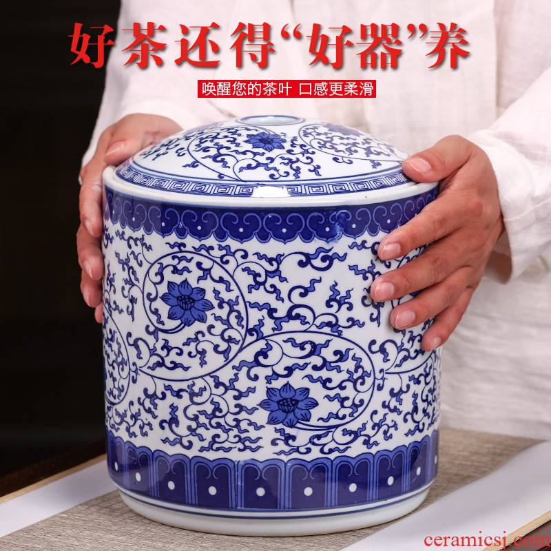 Blue and white porcelain of jingdezhen ceramics large tea pu 'er tea box box store receives tea cake tin, insect - resistant moistureproof