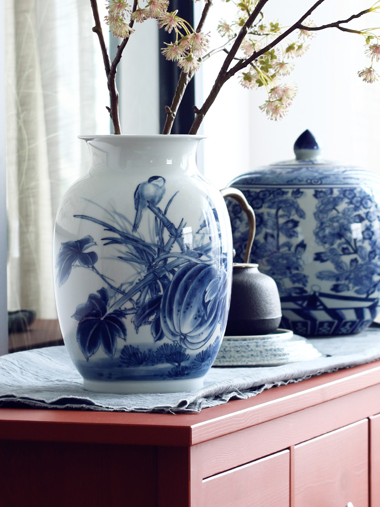 On the smell of finches jingdezhen blue and white porcelain vases, ceramic furnishing articles clear soup WoGuo new Chinese style villa living room decoration
