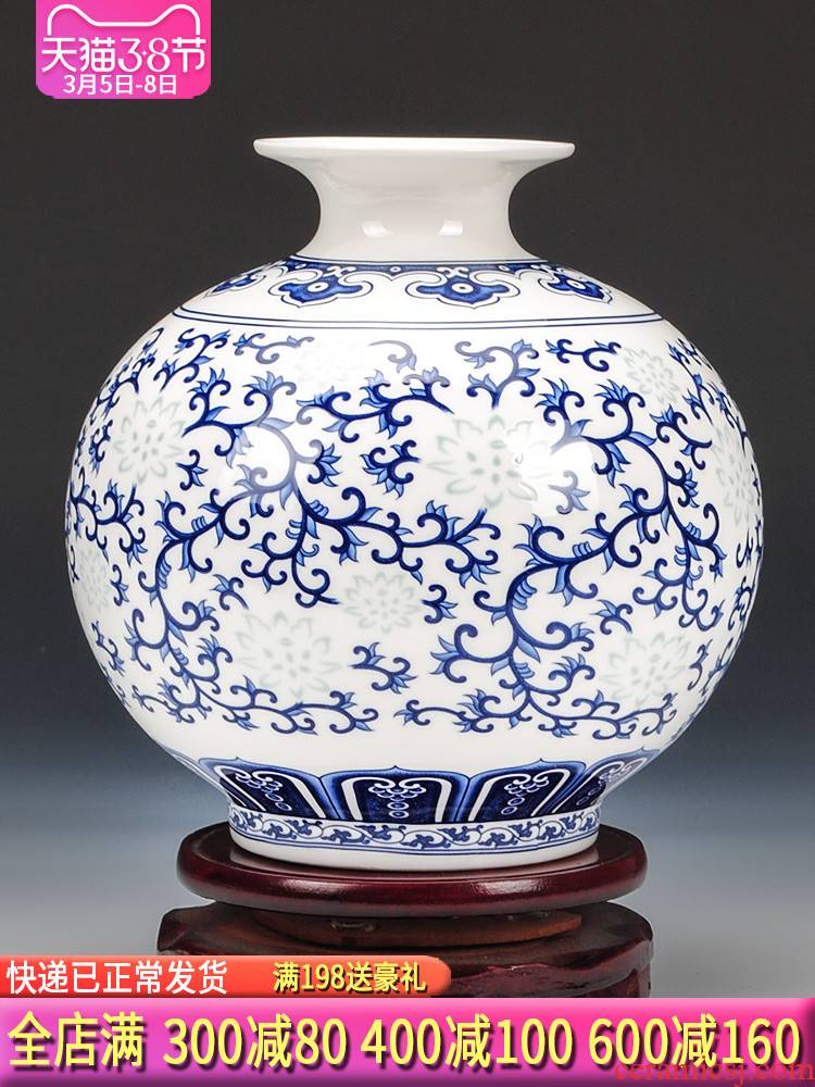 Blue and white and exquisite ipads China jingdezhen ceramics thin foetus floret bottle of flower arrangement of modern Chinese style sitting room adornment is placed
