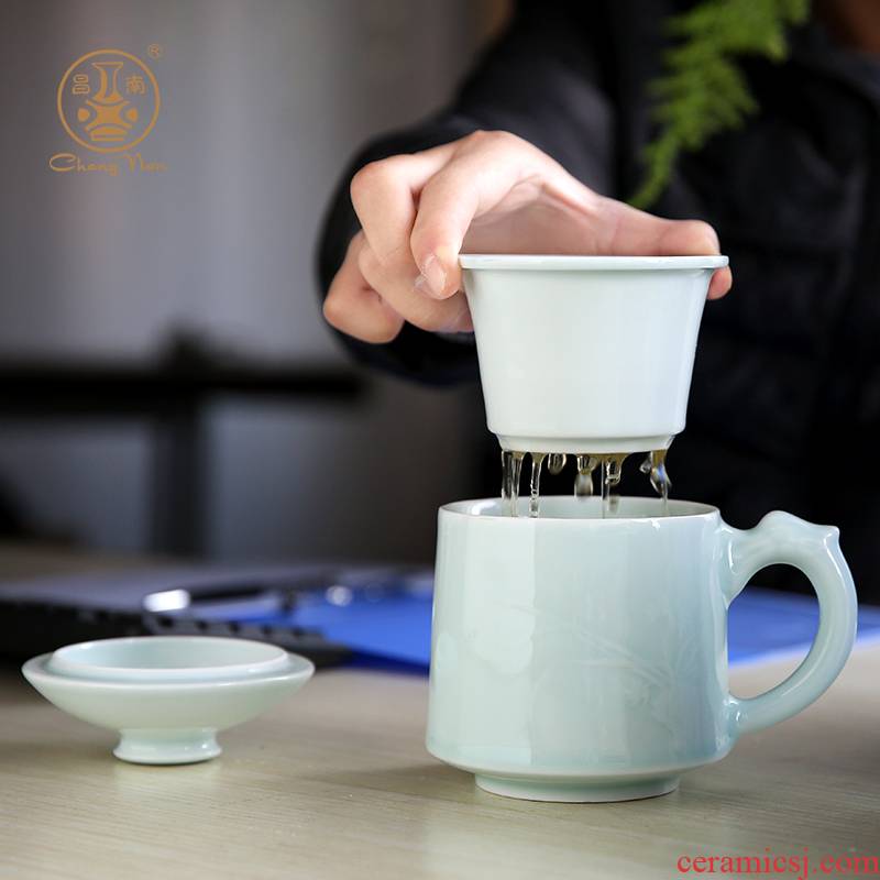 Chang south of jingdezhen ceramic tea cup with lid filter tea service office with custom and exquisite glass cup
