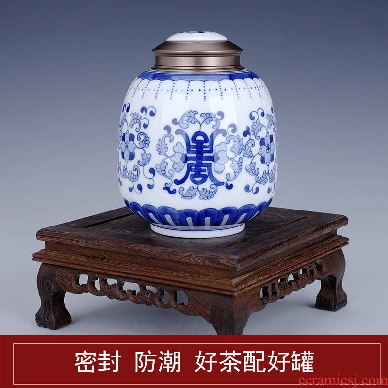 Blue and white porcelain tea pot ceramic half jins to seal pot domestic large capacity receives moistureproof large number of tea boxes