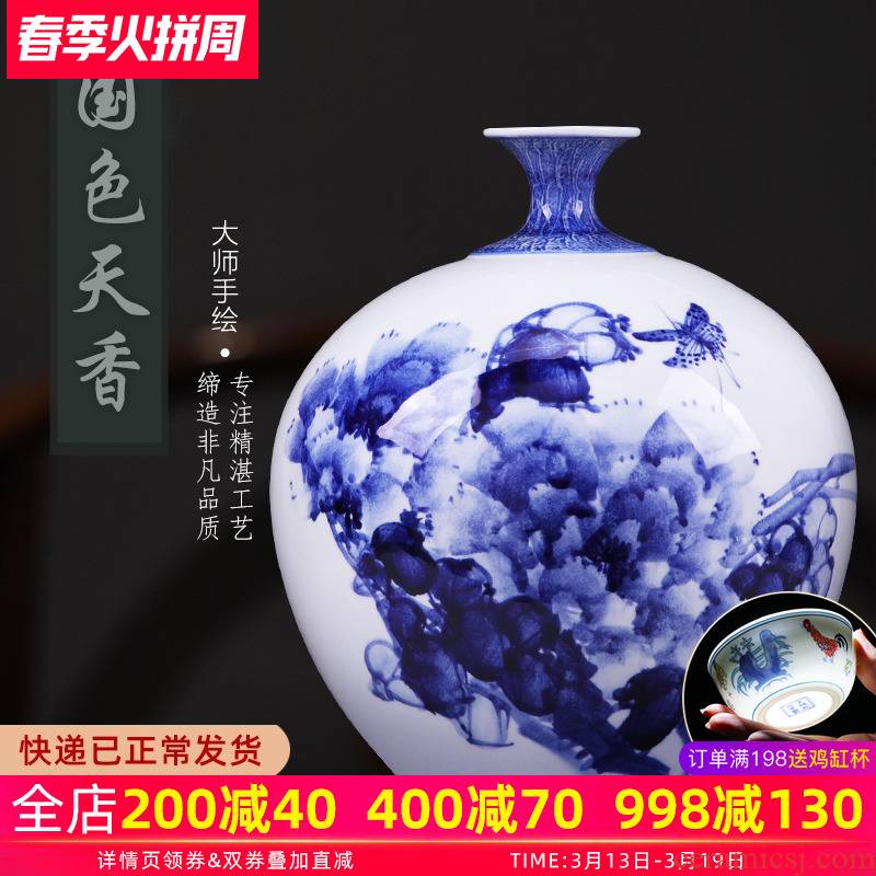 Checking porcelain vase son hand - made of blue and white porcelain of jingdezhen ceramics Chinese flower arranging household act the role ofing is tasted furnishing articles sitting room