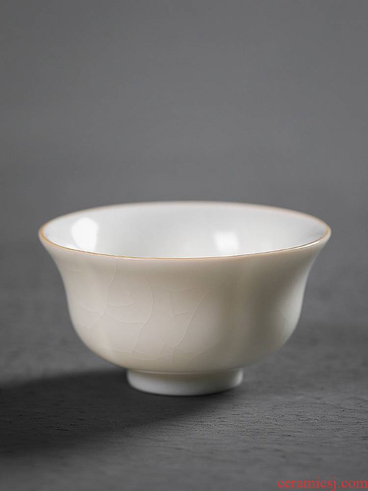 Jiangnan past white porcelain cup sample tea cup master kung fu ceramic cups suet jade cup your up but small cups. A single