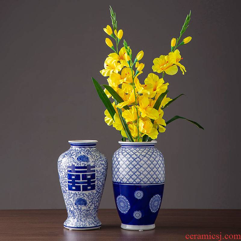 Jingdezhen ceramic furnishing articles home sitting room archaize handicraft decoration Chinese flower arranging decoration of blue and white porcelain vase