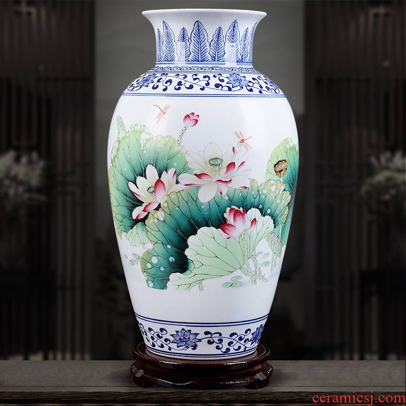 Jingdezhen ceramics hand - made vases, pastel blue and white porcelain home sitting room adornment is placed crafts flower arrangement