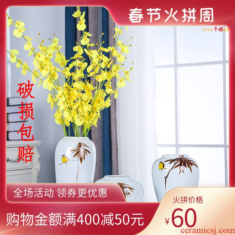 Jingdezhen porcelain ceramic furnishing articles desktop vase hand - made painting of flowers and bamboo contracted and I American decorating the living room