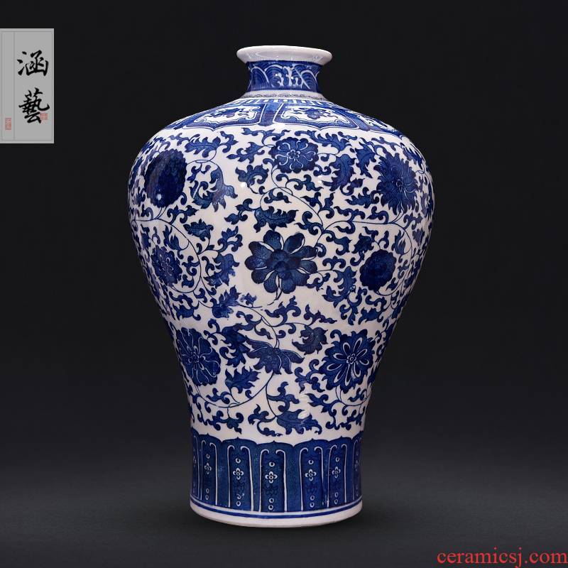 The Qing qianlong vase of blue and white porcelain of jingdezhen ceramics sitting room of Chinese style household adornment handicraft furnishing articles arranging flowers