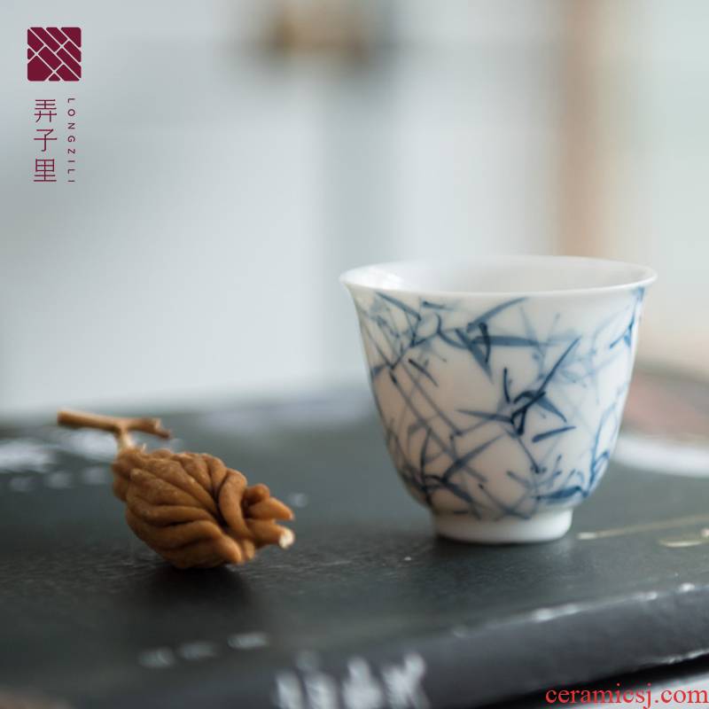 Made in jingdezhen blue and white sample tea cup master cup ceramic kung fu tea set manually build small tea cups