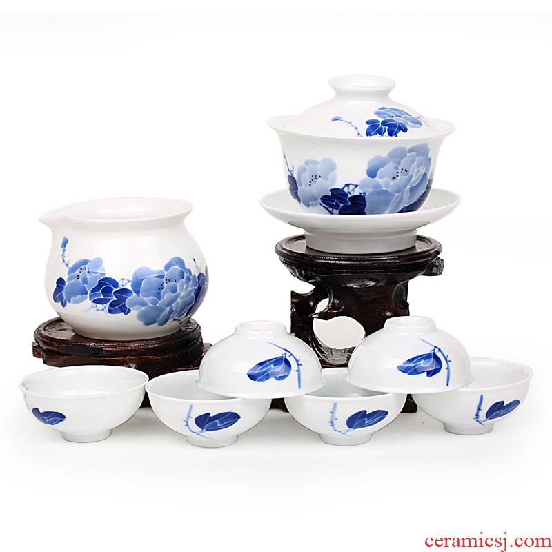 Old guest hand set of blue and white porcelain of jingdezhen ceramic peony kung fu tea set gift suit tureen tea gift box