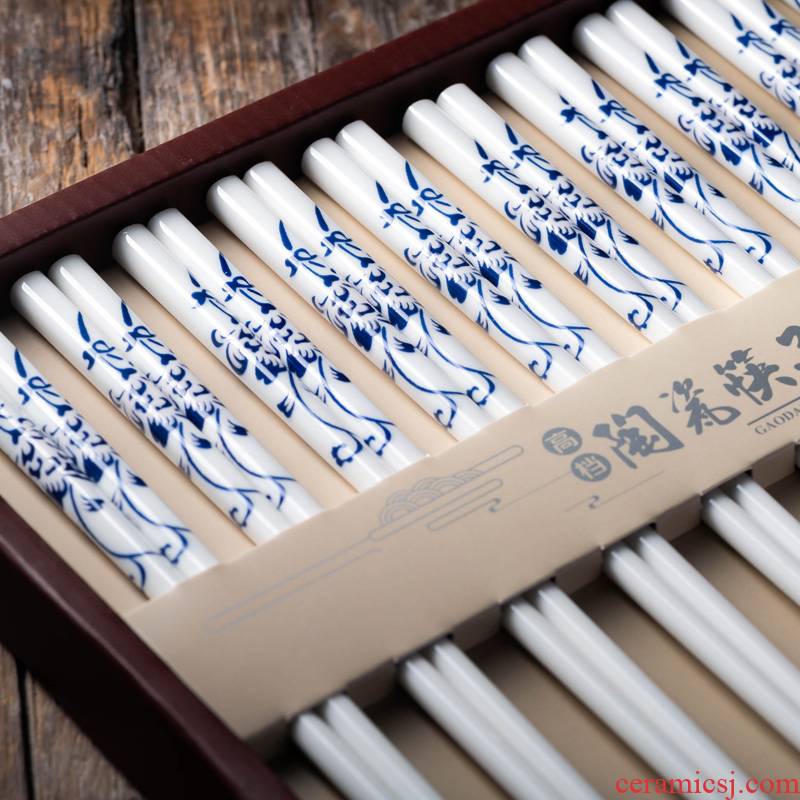 Families with ceramic suit Chinese high - grade move antiskid high - temperature portable chopsticks 10 pairs of gift boxes