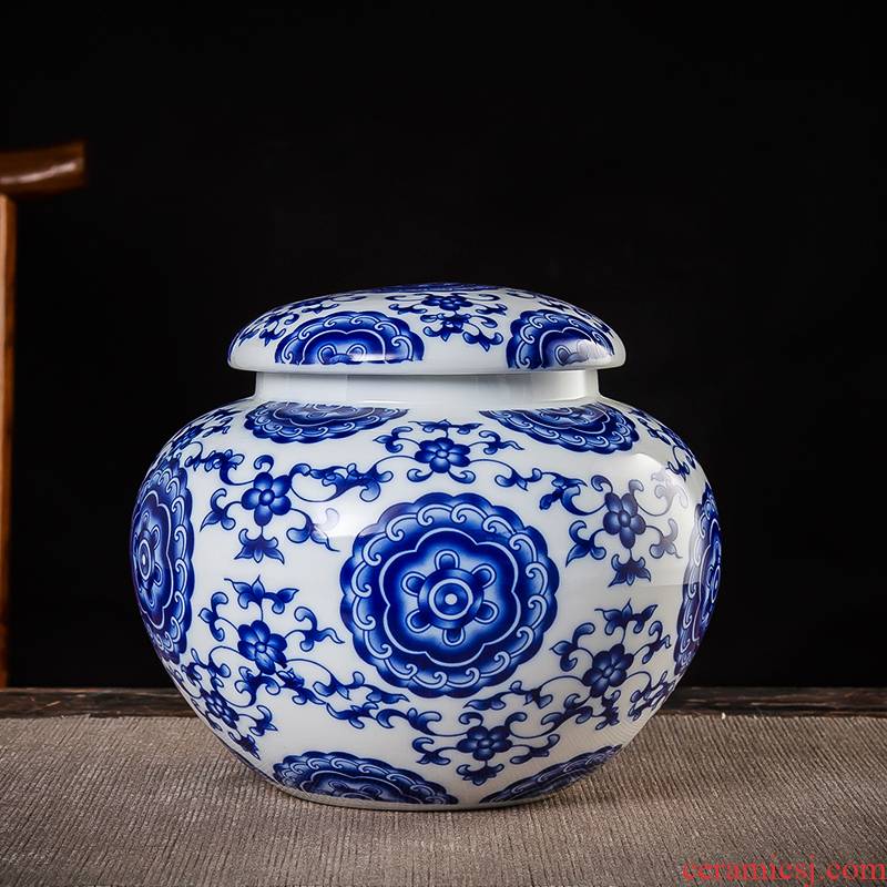Jingdezhen blue and white porcelain tea canned tea ceramic seal as cans moistureproof large household storage tanks a kilo