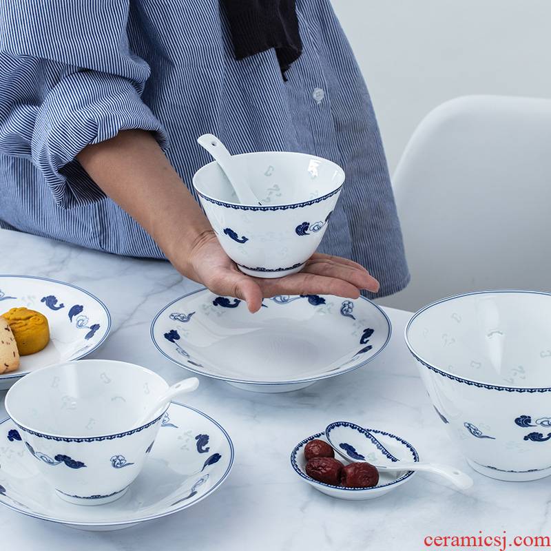 Jade cypress ceramics jingdezhen Chinese style household combination suit white porcelain tableware and exquisite dishes of blue and white porcelain plate box