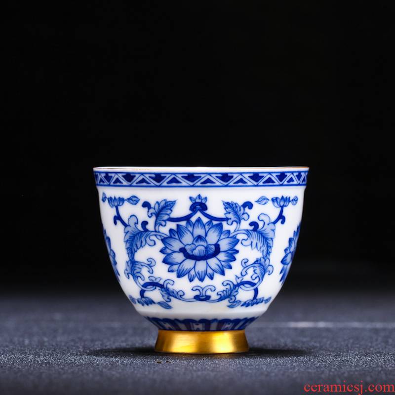 Kung fu tea ceramic masters cup under glaze blue and white paint wrap lotus flower grain sample tea cup of jingdezhen tea service, small single CPU