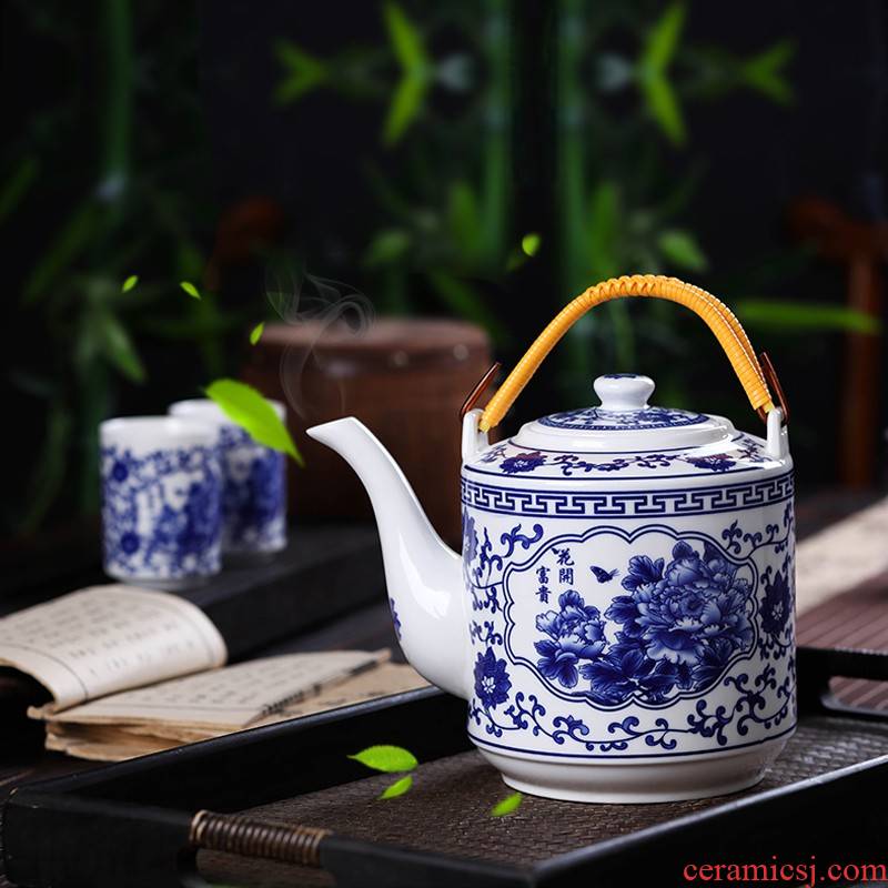 Jingdezhen ceramic teapot high - capacity cool blue and white porcelain kettle 2.8 L cold water girder teapot family hotel