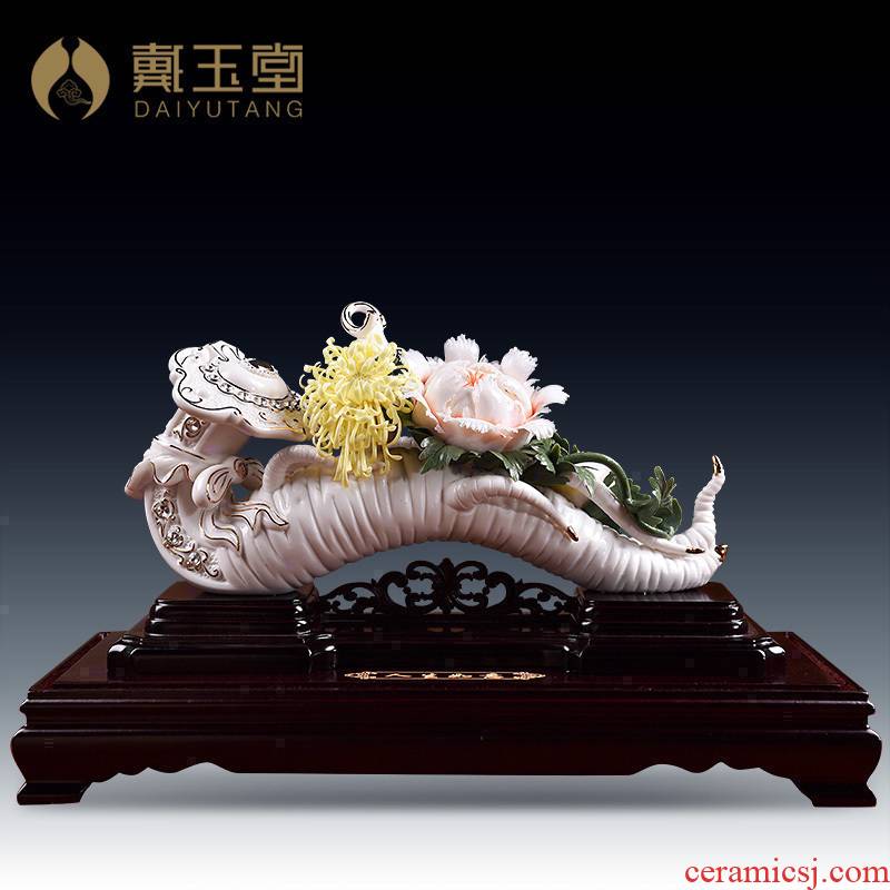 Yutang dai ceramic flower furnishing articles home sitting room TV ark, wine porch is decorated handicraft/peace