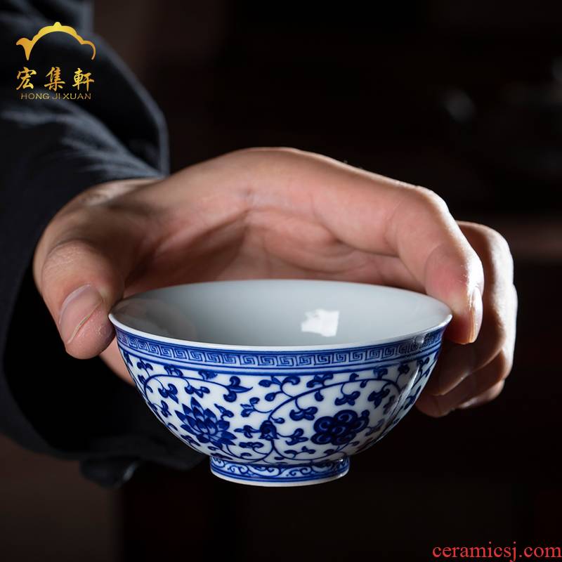 Kung fu teacups hand - made antique blue - and - white bound lotus flower hat to fullness masters cup full of jingdezhen ceramic tea set by hand