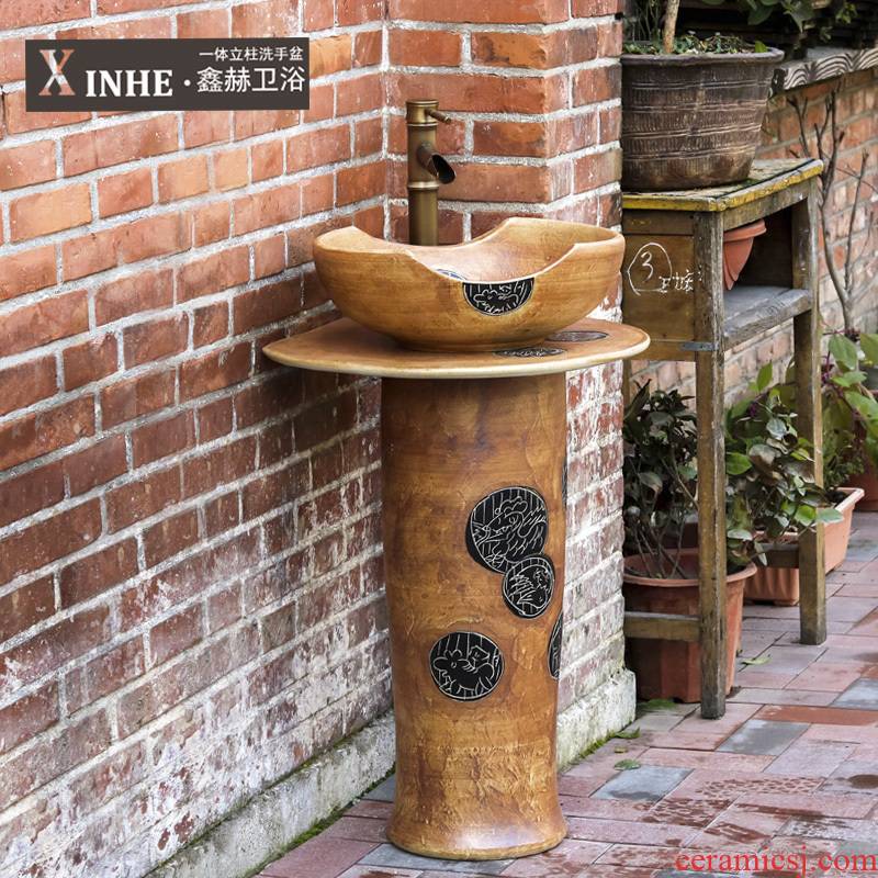 Lavabo ceramic basin of pillar type column one floor balcony toilet is suing art restoring ancient ways the pool that wash a face basin