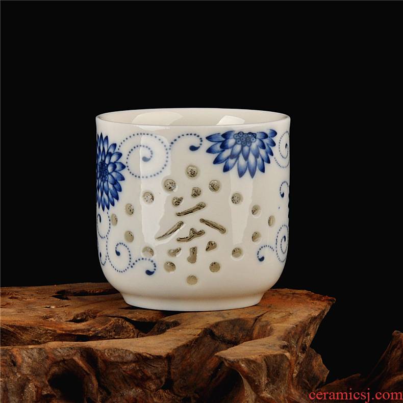 Jingdezhen blue and white and exquisite ceramic cups little single cup home hospitality water cup in the summer of 110 ml cup of cold water