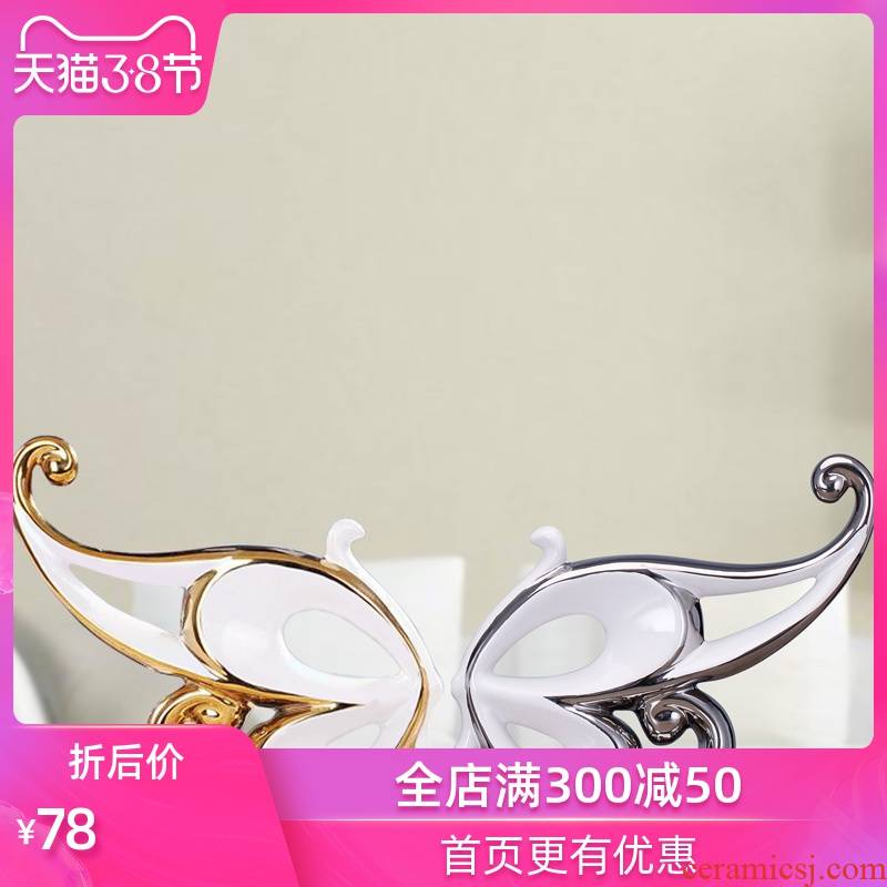 Household act the role ofing is tasted ceramic crafts modern creative furnishing articles wedding gifts home decoration electroplating butterfly fish