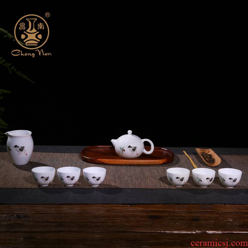 Chang south jingdezhen porcelain made kung fu tea master suit Chinese Spring Festival gift box 8 the head of a complete set of tea sets