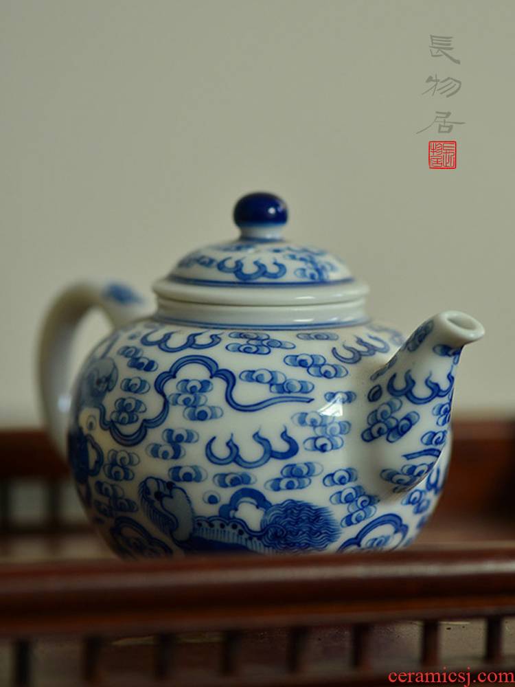 Offered home - cooked taste at jingdezhen blue and white lion hand - made silk grain porcelain teapot tea overall porcelain industry company