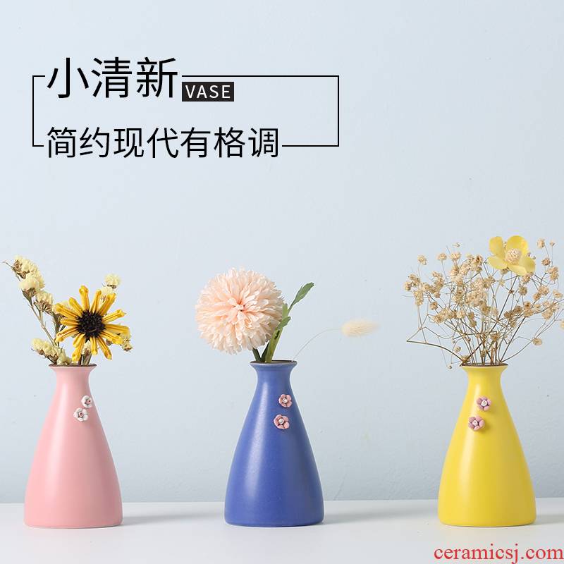 Small pure and fresh and dried flowers, ceramic vase furnishing articles Nordic home sitting room TV ark adornment metope porch decoration arranging flowers