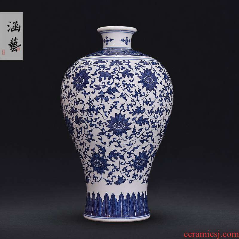 Hand - made antique blue and white porcelain of jingdezhen ceramics name plum bottle of flower arranging the sitting room of Chinese style decoration gifts TV ark, furnishing articles