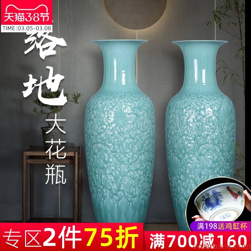 Jingdezhen ceramics of large vase large blue glaze hand - carved Chinese style home sitting room adornment is placed