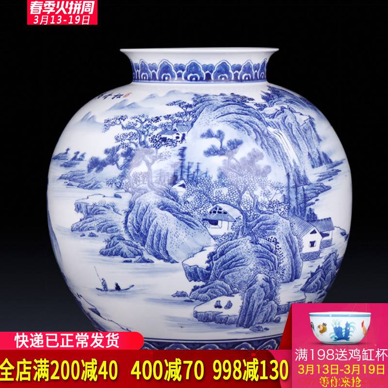 Jingdezhen ceramics famous master hand draw archaize blue and white porcelain vases, flower arrangement sitting room adornment is placed
