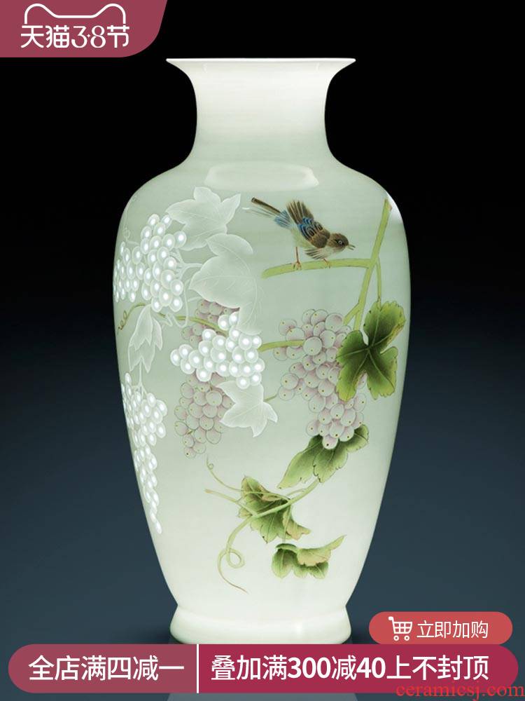 The Master of jingdezhen ceramics by hand hand knife clay vase of new Chinese rich ancient frame sitting room adornment is placed