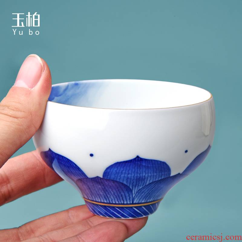 Jade cypress hand - made single cup under glaze blue and white porcelain sample tea cup paint small cup jingdezhen porcelain cups hand into lotus