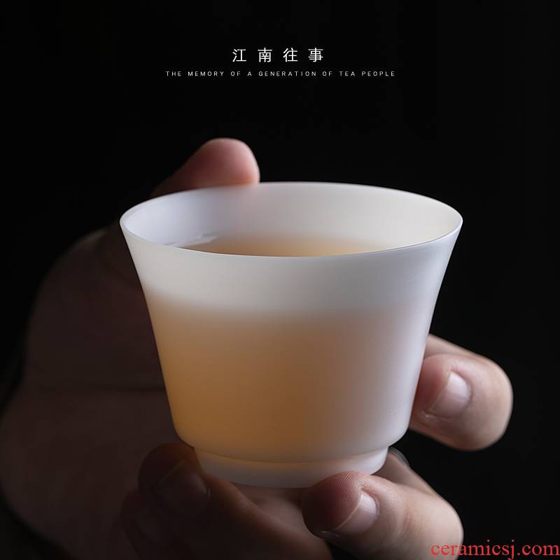 Jiangnan past Chinese white hand thin foetus porcelain teacup ceramic cup ultra - thin small sample tea cup tea kungfu master list