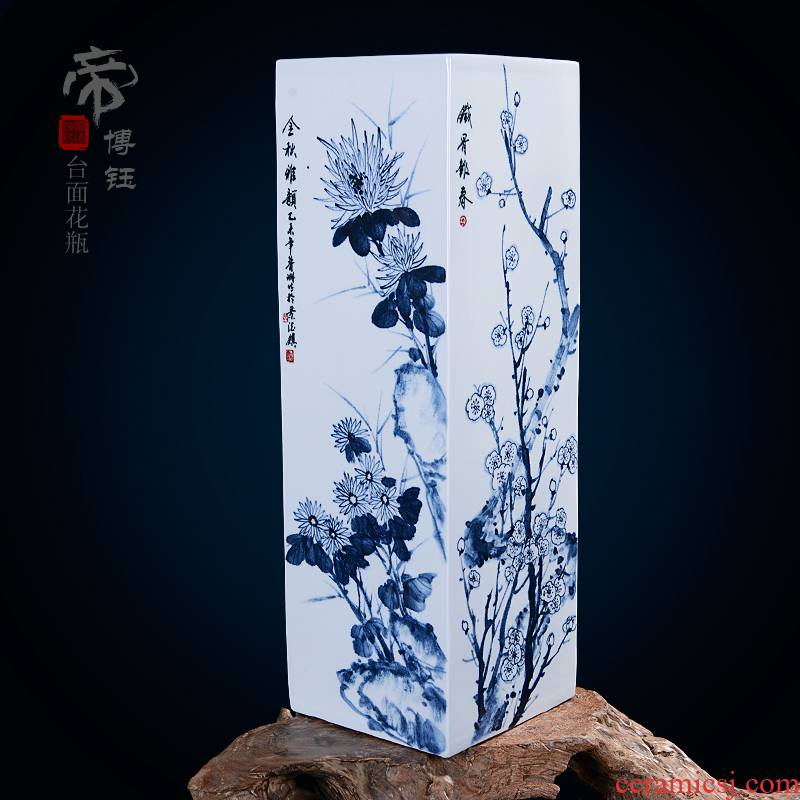 Jingdezhen ceramics by hand draw the traditional Chinese painting landscape vase by patterns with Chinese style sitting room adornment is placed