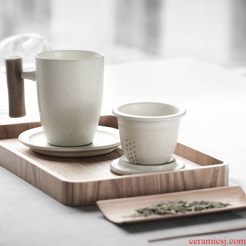Japanese creative ceramic mugs office 's separation is a fashionable tea tea cups with cover small pure and fresh