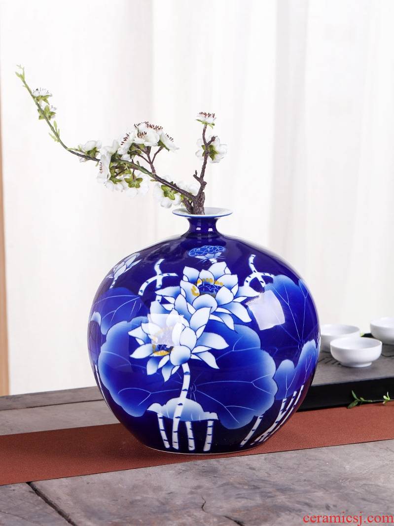 Hand made small expressions using of jingdezhen blue and white porcelain ceramic vase classical household porcelain rich ancient frame wine bottle decoration furnishing articles