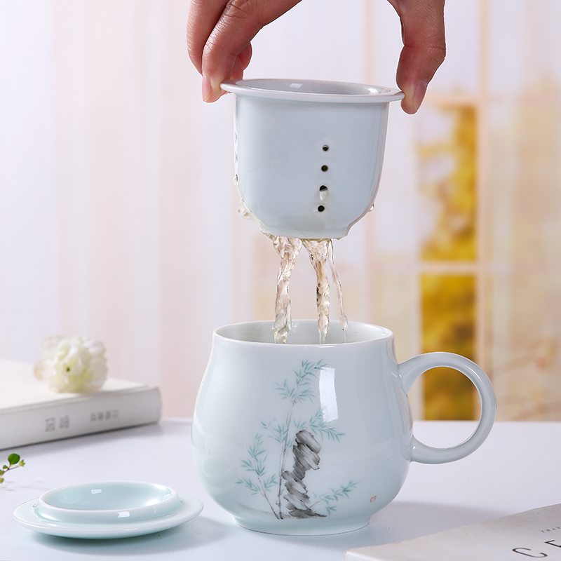 Jingdezhen ceramic cups with cover filter cup home take water cup kung fu tea cup tea cup hand - made of CPU