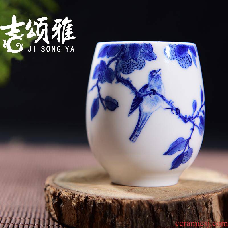 Blue and white porcelain teacup manual single cup sample tea cup tea cup kung fu tea cups on the branches
