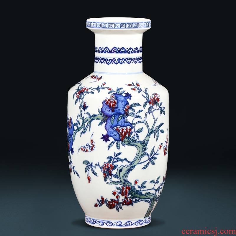 Jingdezhen ceramics hand - made live figure of blue and white porcelain vase flower arranging new Chinese archaize sitting room adornment is placed