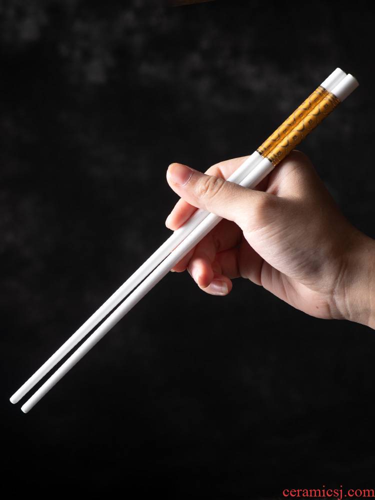 Informs the antiskid suit Japanese ivory ceramic portable pointed creative a pair of high temperature hot pot chopsticks