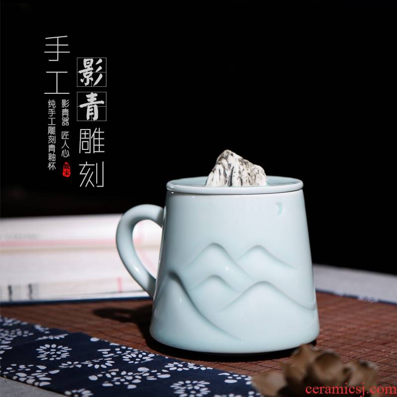 The New concept of song dynasty jingdezhen shadow green manual its creative handle cup ceramic green glaze office cup cup move