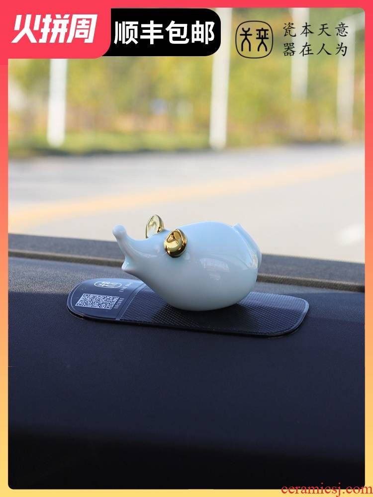 Rat ceramic furnishing articles the car accessories auto instrument panel mouse lovely creative New Year gift during the Spring Festival gifts