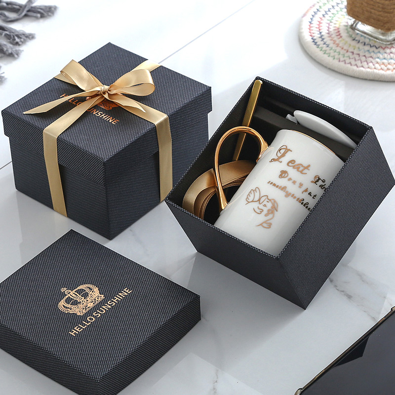 Couples home office coffee cup gift box creative ceramic cup cup move trend mark cup with a spoon