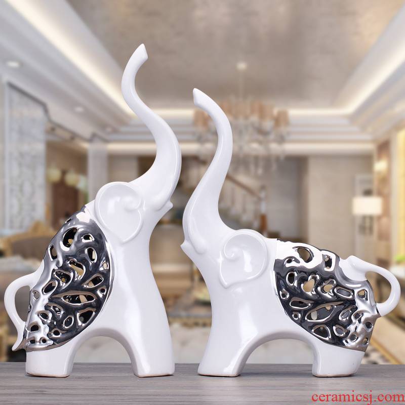 Modern ceramics hollow - out crafts are creative wine sitting room adornment household room TV cabinet decoration move